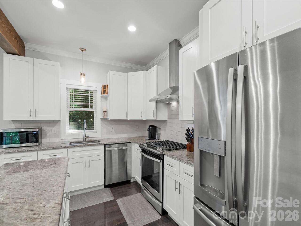 Listing Photo 8