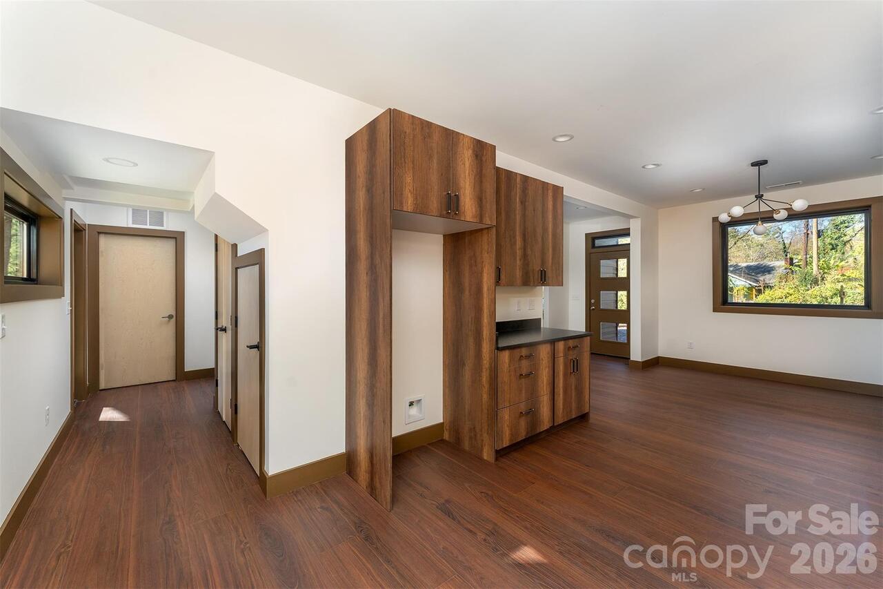 Listing Photo 10