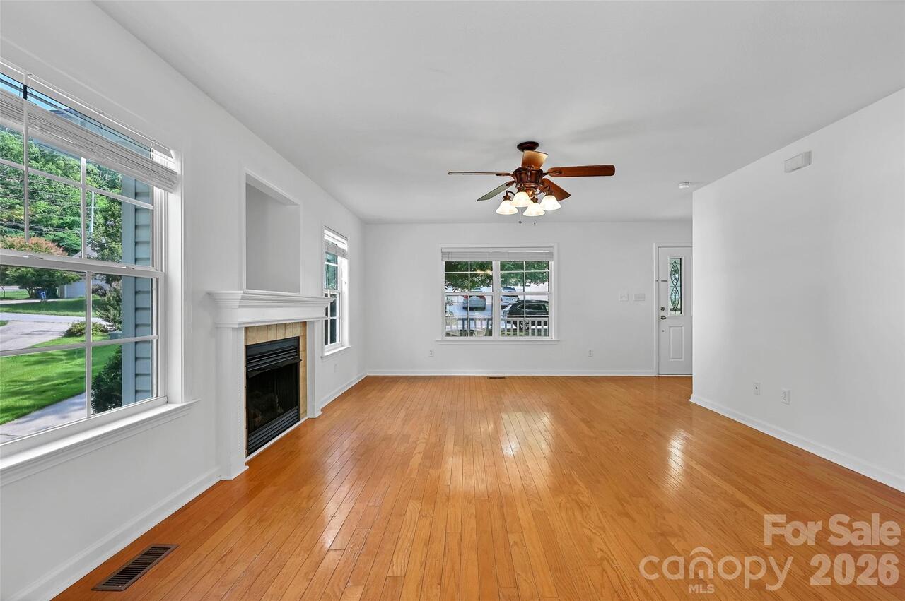 Listing Photo 6