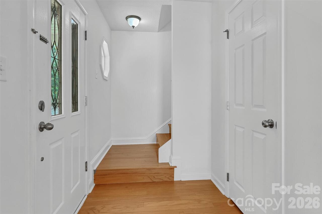 Listing Photo 12