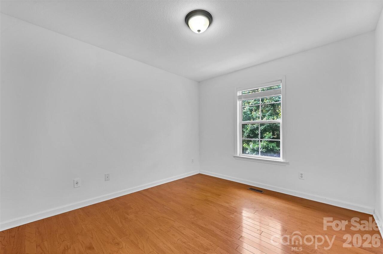 Listing Photo 17