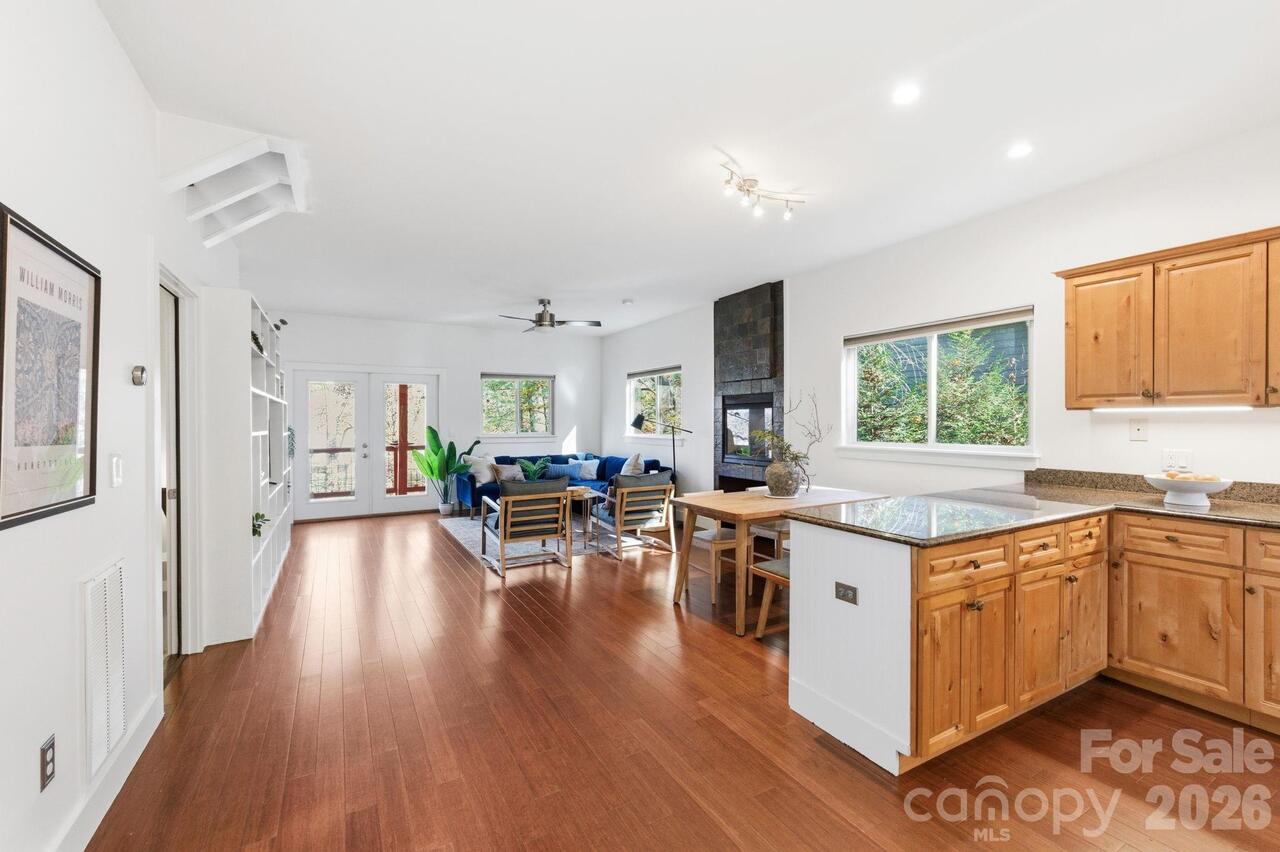 Listing Photo 10