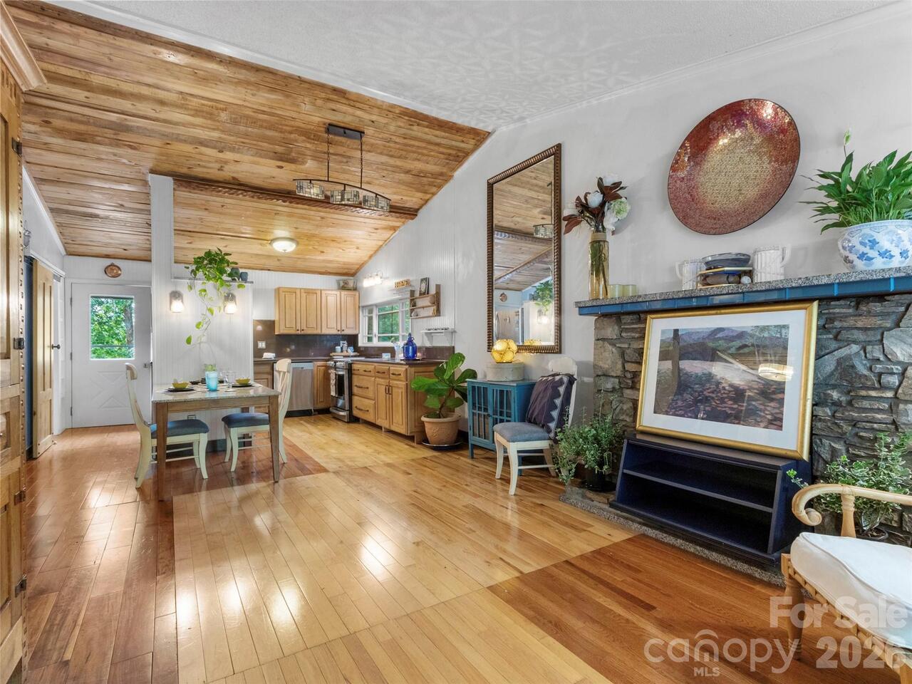 Listing Photo 7