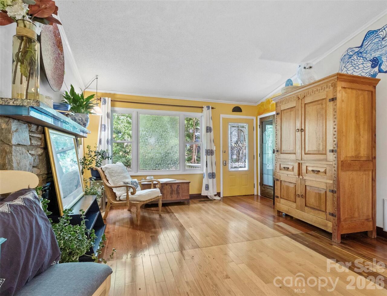 Listing Photo 8