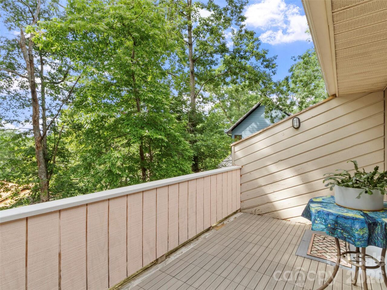 Listing Photo 14