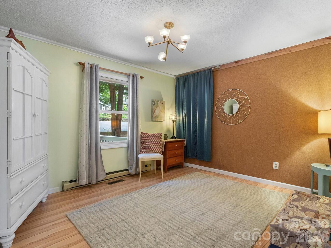 Listing Photo 17