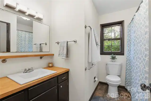 Listing Photo 15