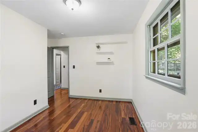 Listing Photo 25