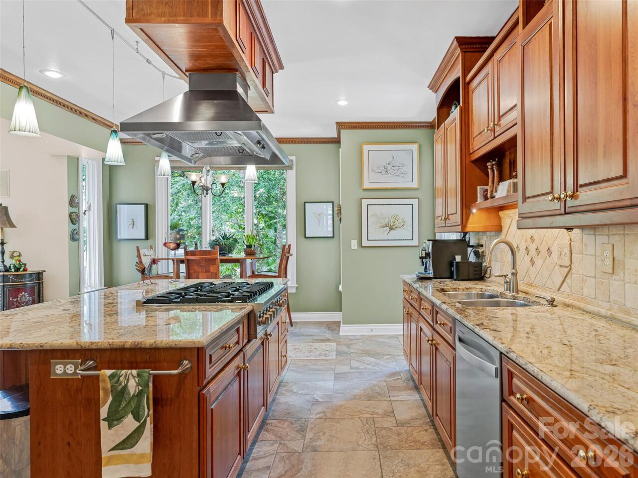 Listing Photo 14