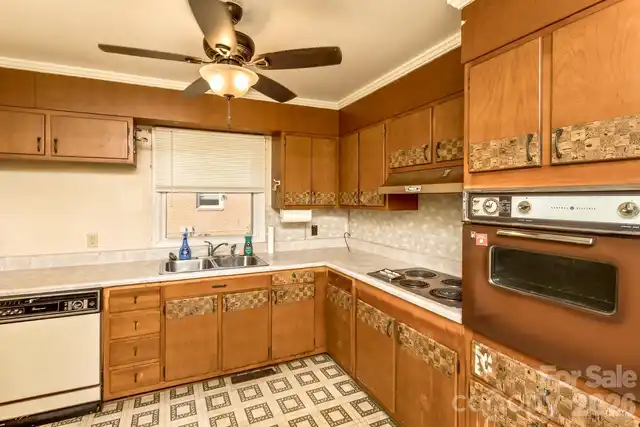 Listing Photo 7