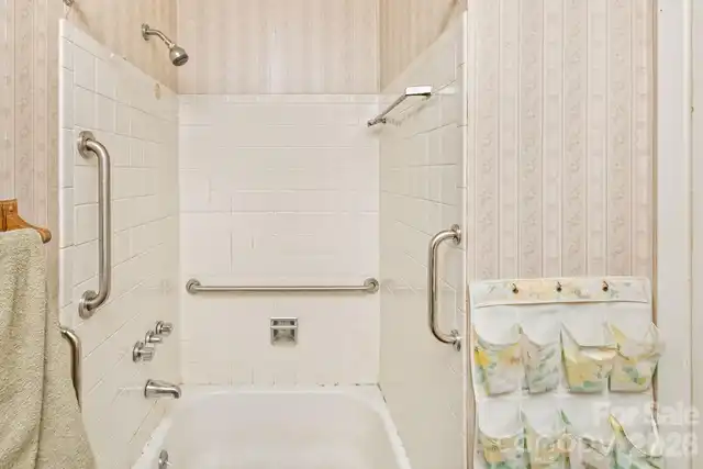 Listing Photo 17