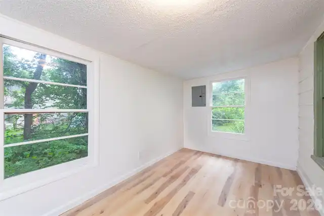 Listing Photo 17