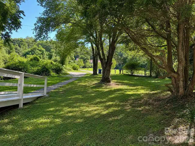 Listing Photo 18