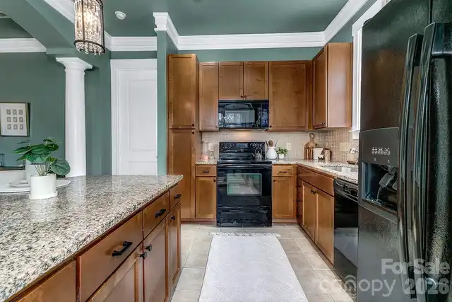 Listing Photo 8