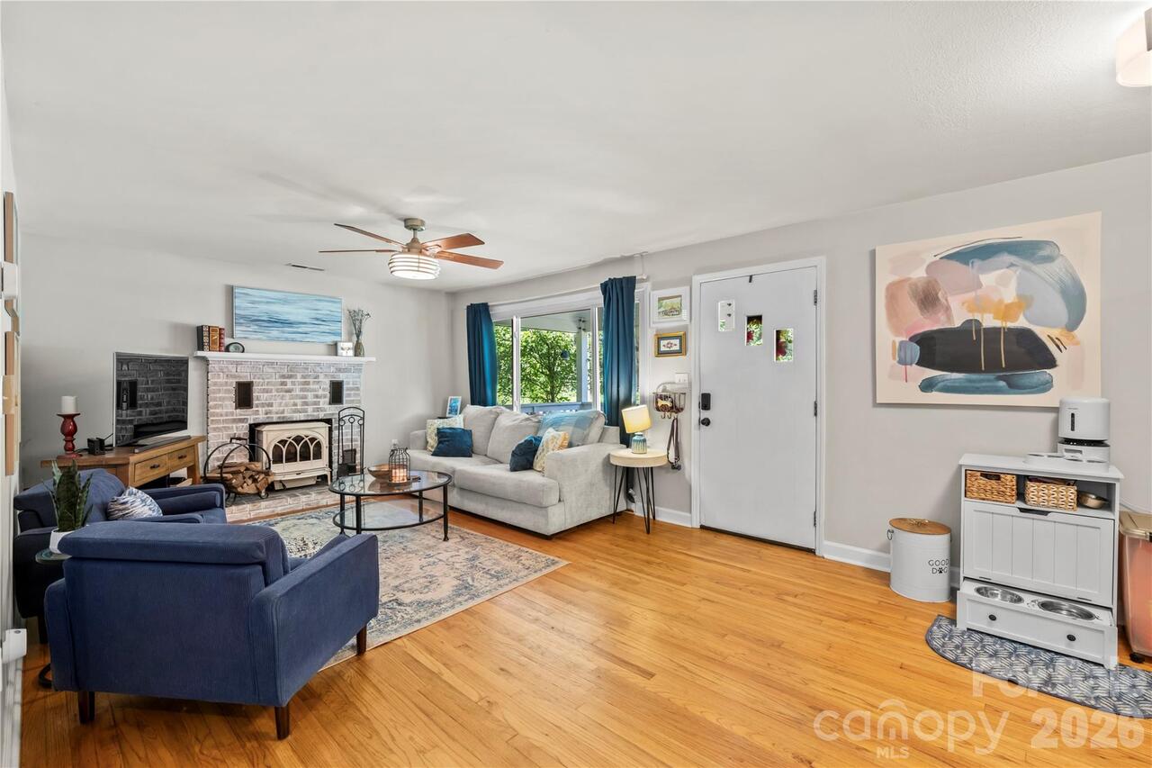 Listing Photo 6