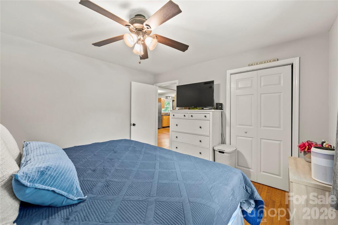 Listing Photo 8