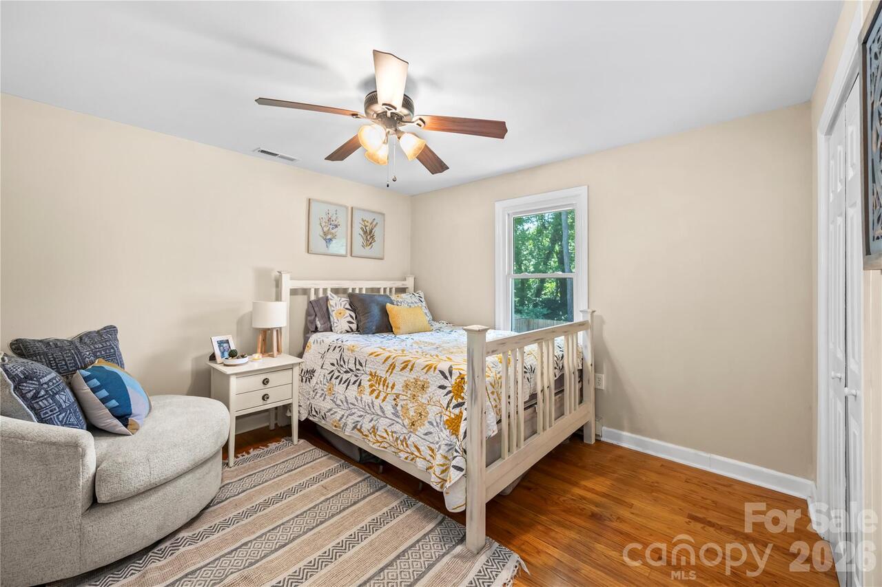 Listing Photo 10