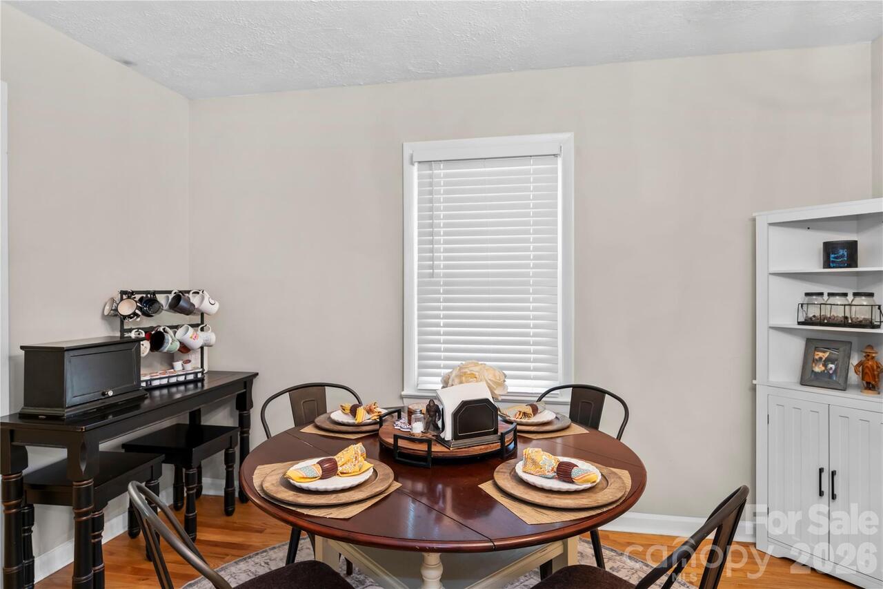 Listing Photo 16