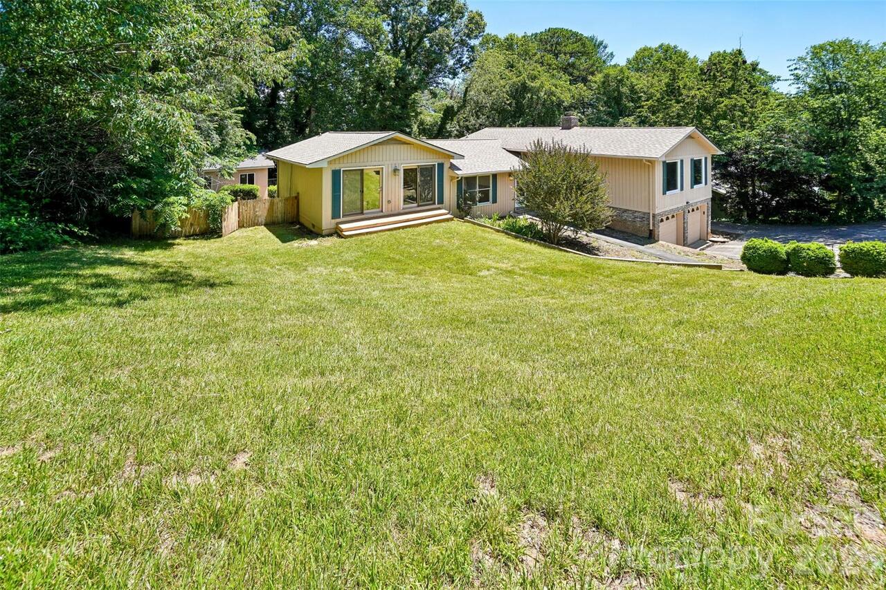 Listing Photo 8