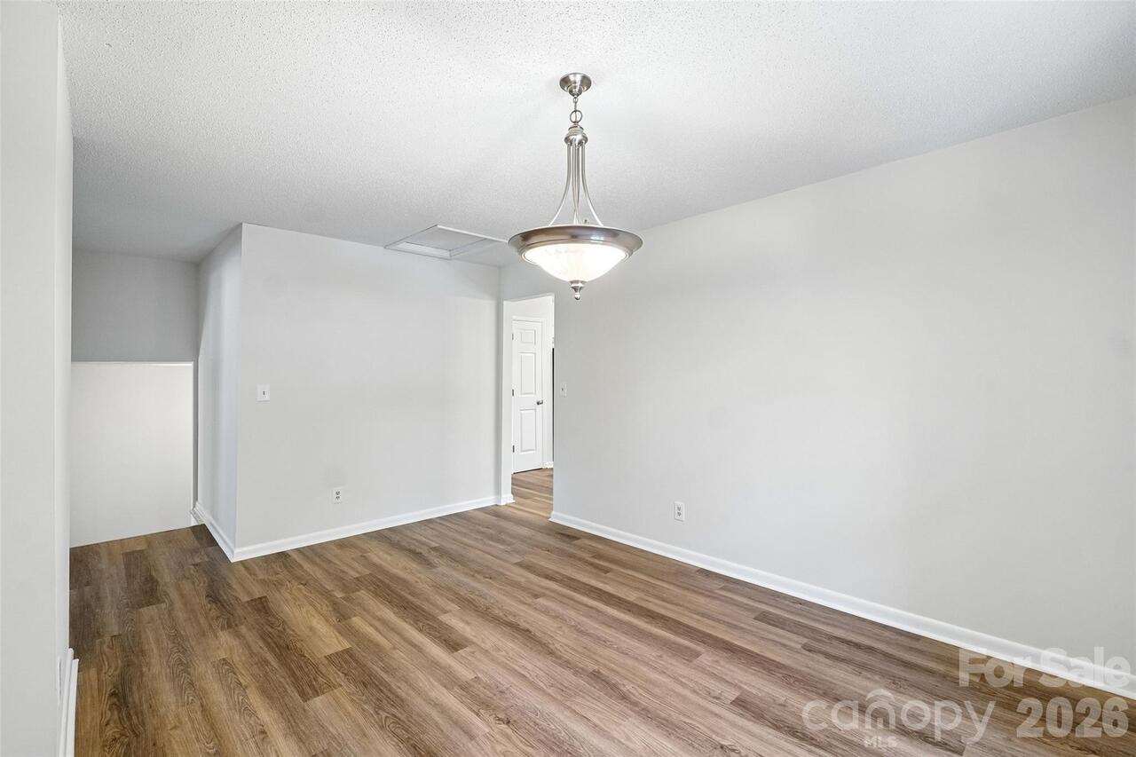 Listing Photo 9