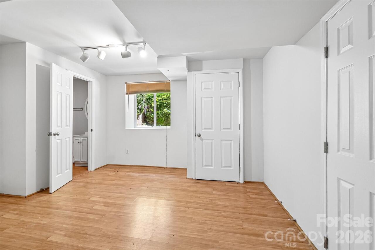 Listing Photo 31