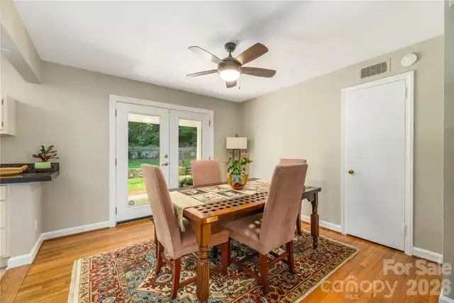 Listing Photo 9