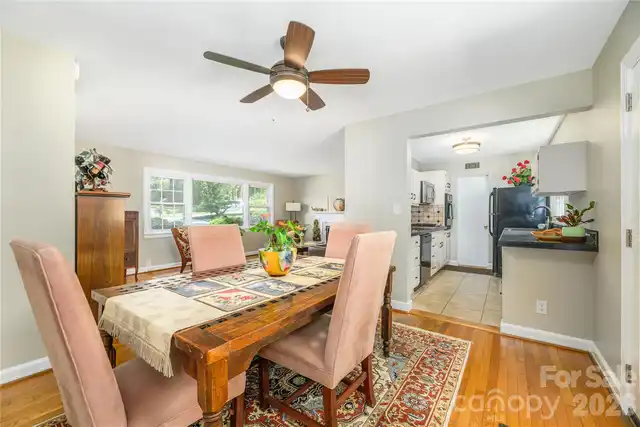 Listing Photo 10