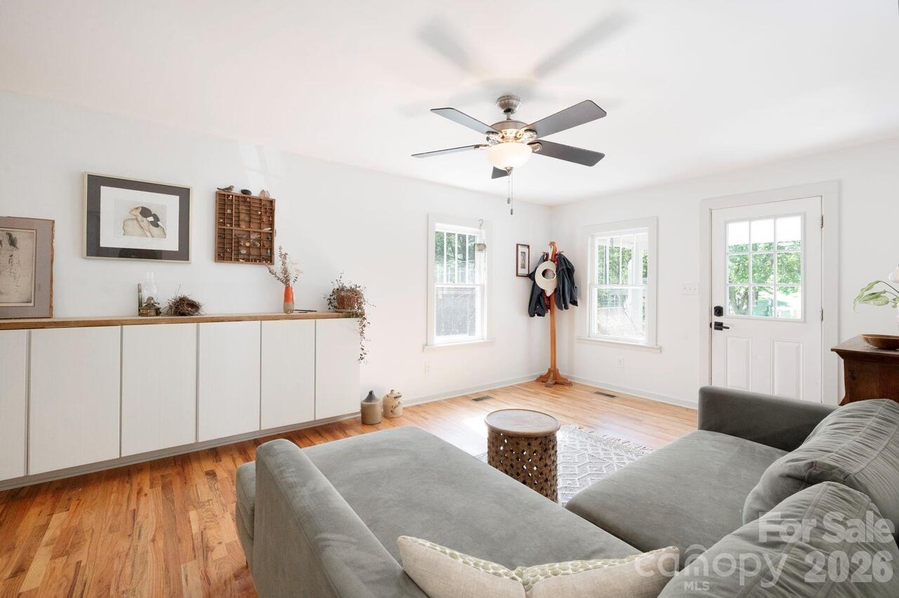Listing Photo 6