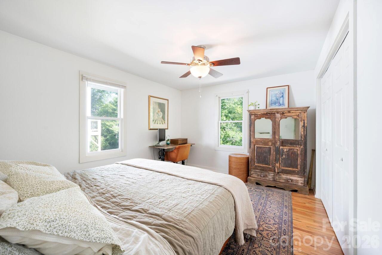 Listing Photo 10