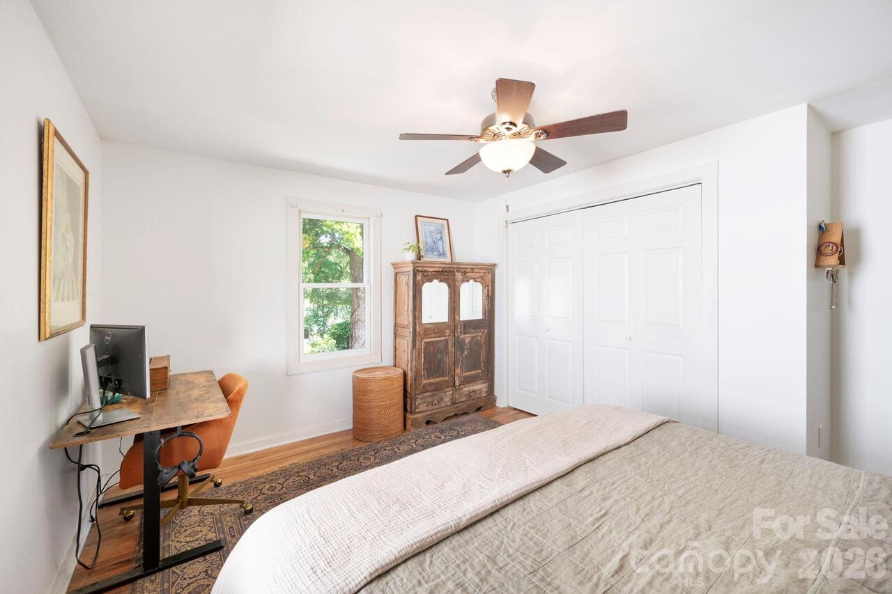 Listing Photo 11