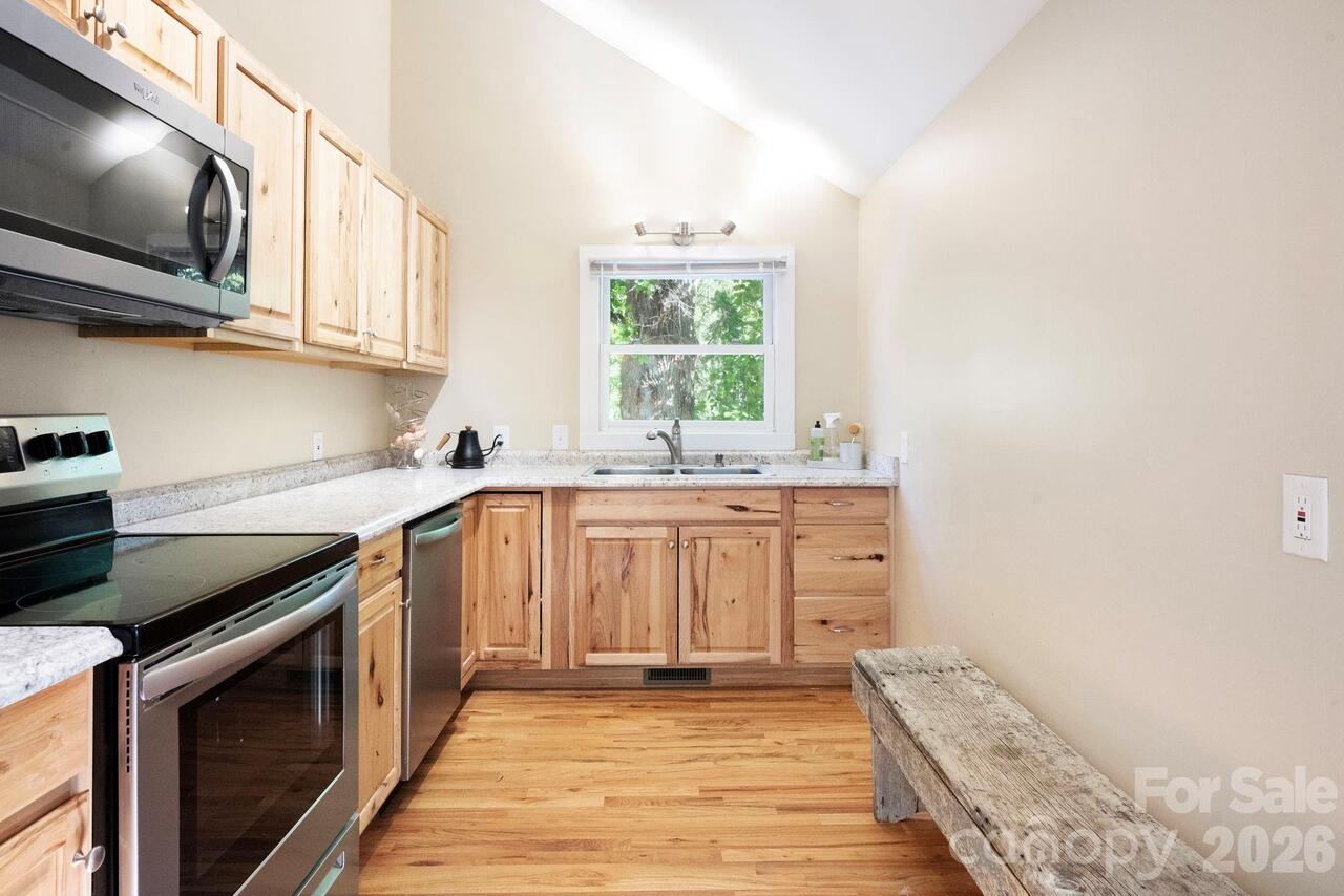 Listing Photo 15