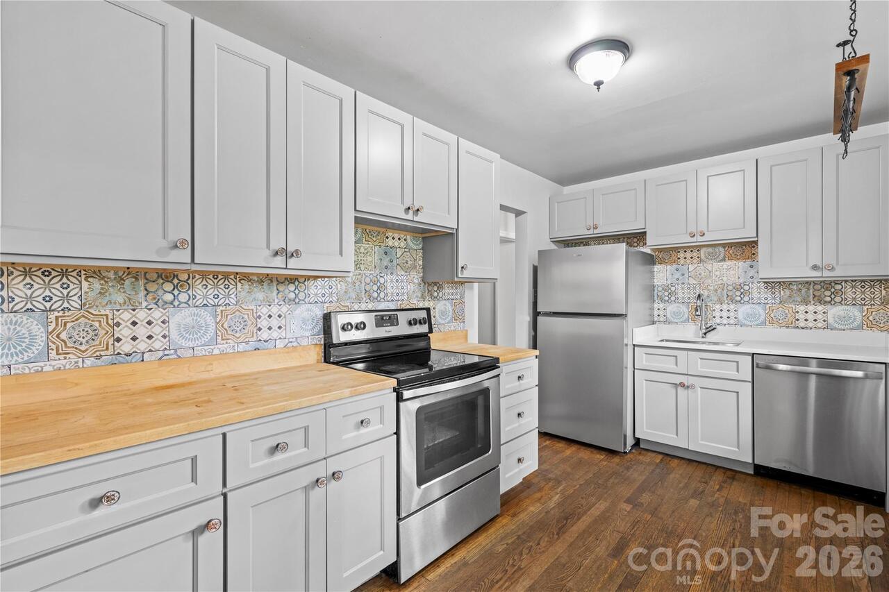 Listing Photo 8
