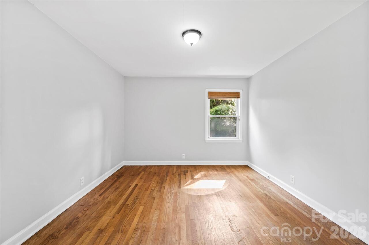 Listing Photo 16