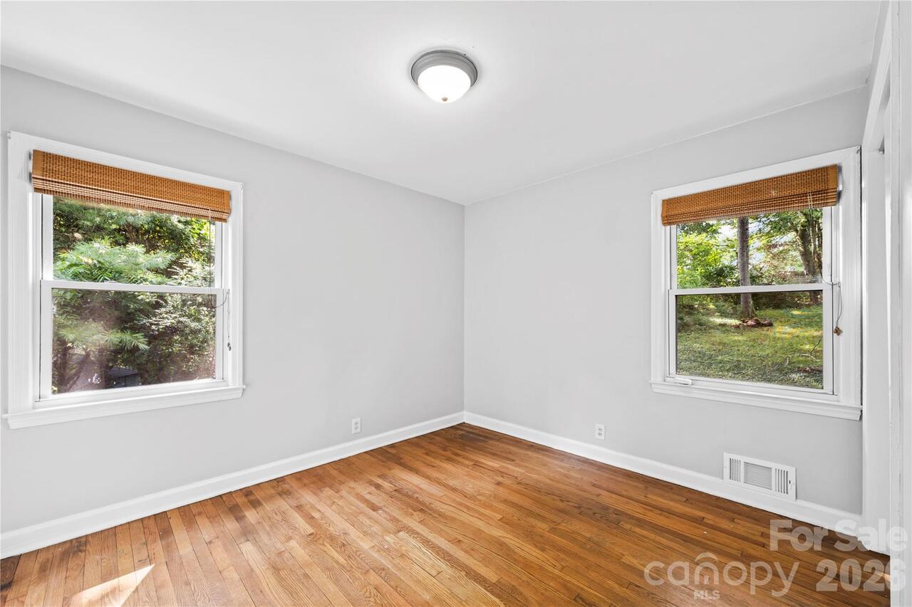 Listing Photo 17