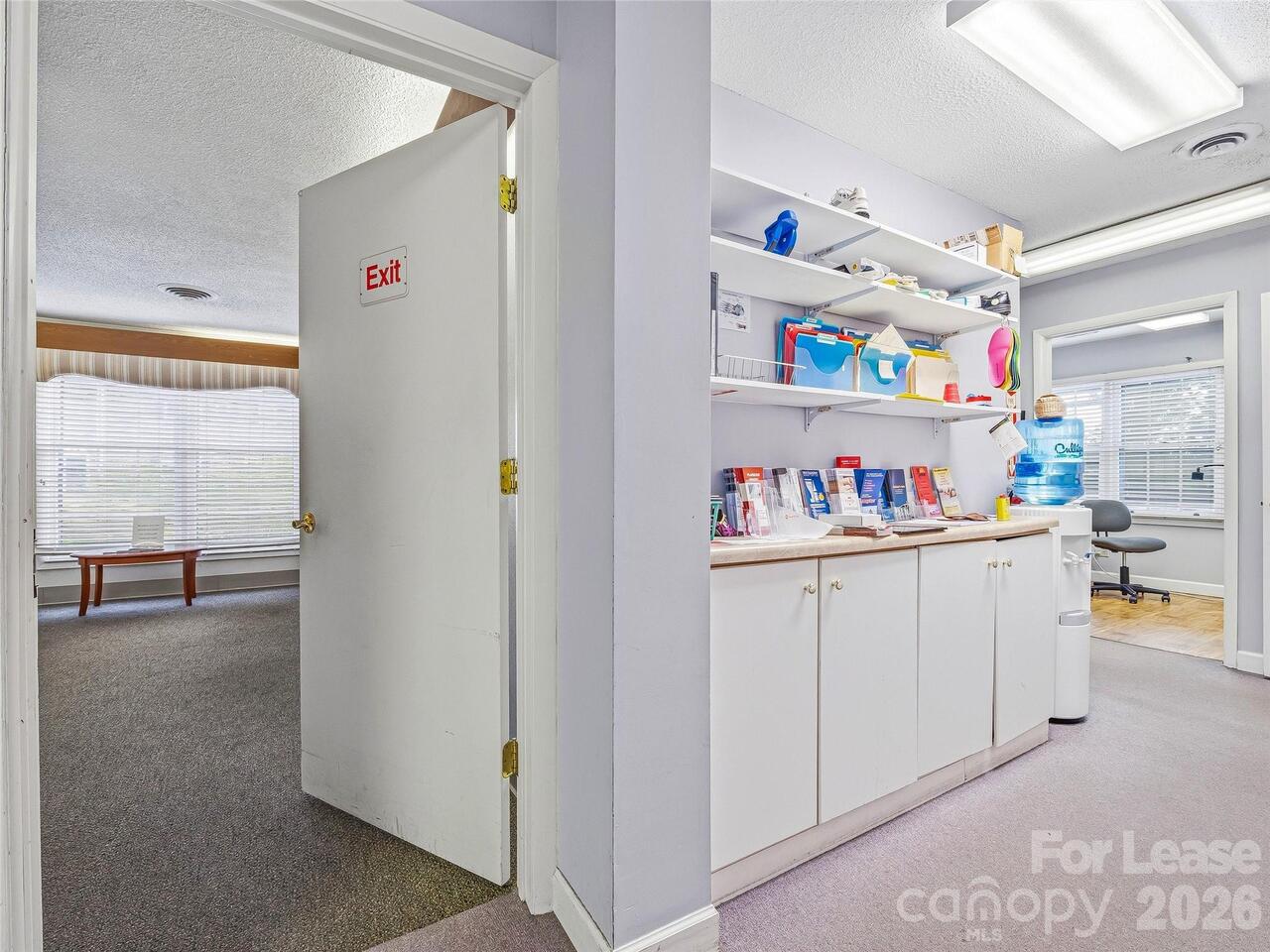 Listing Photo 12