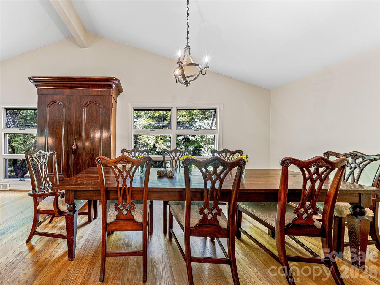 Listing Photo 11