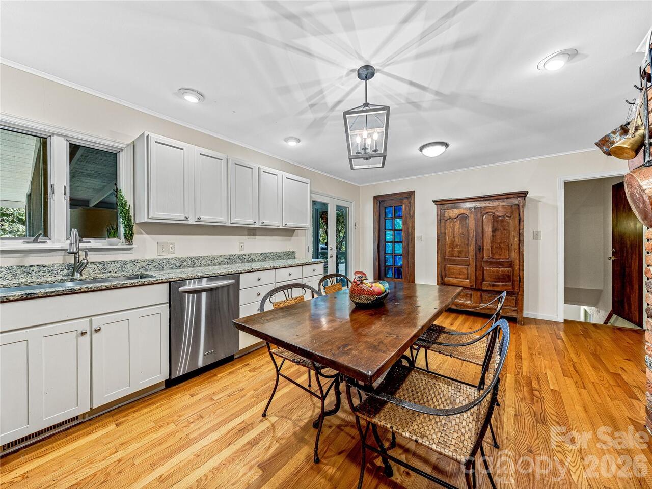 Listing Photo 15
