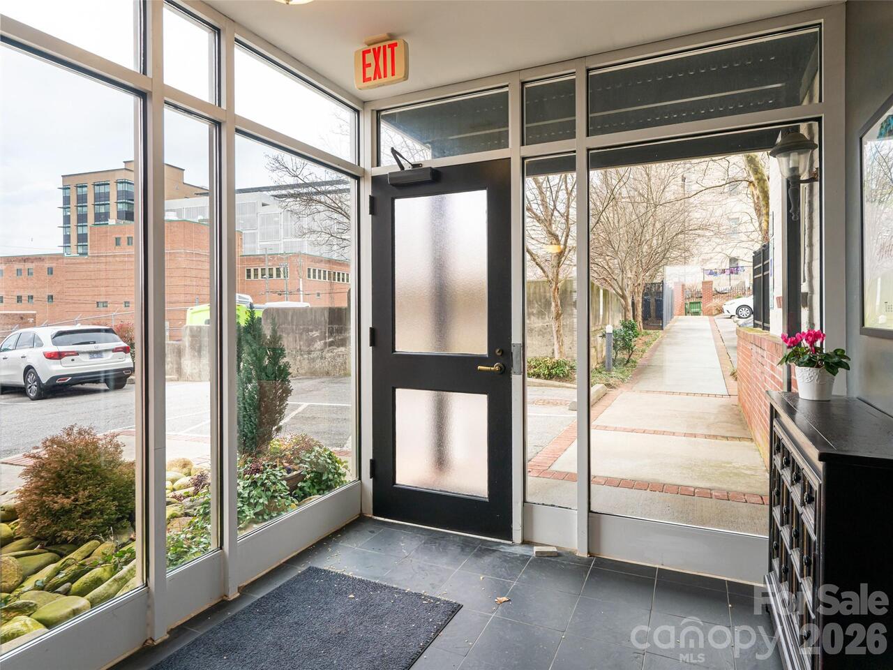 Listing Photo 6