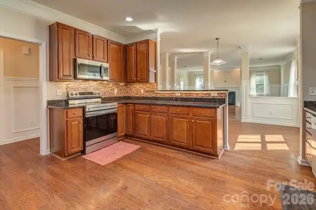 Listing Photo 8