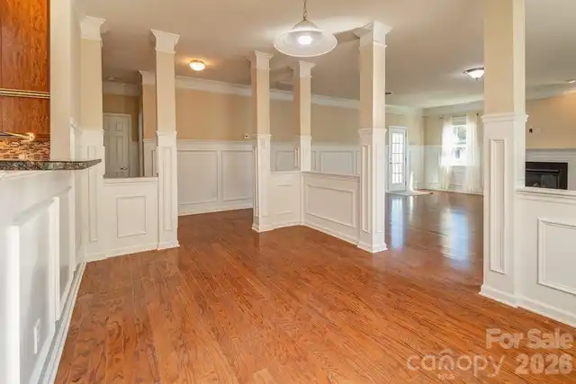 Listing Photo 10