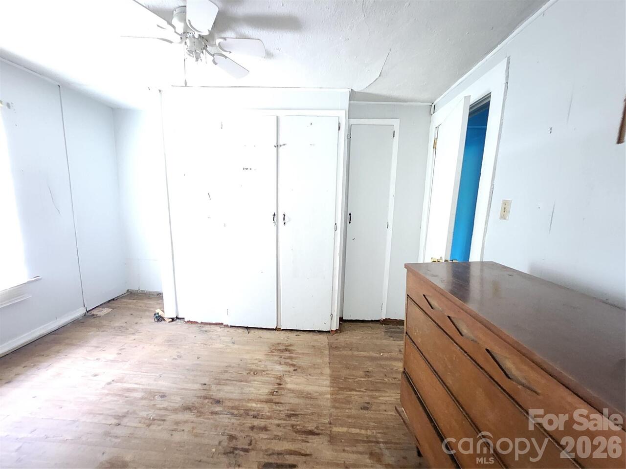 Listing Photo 8