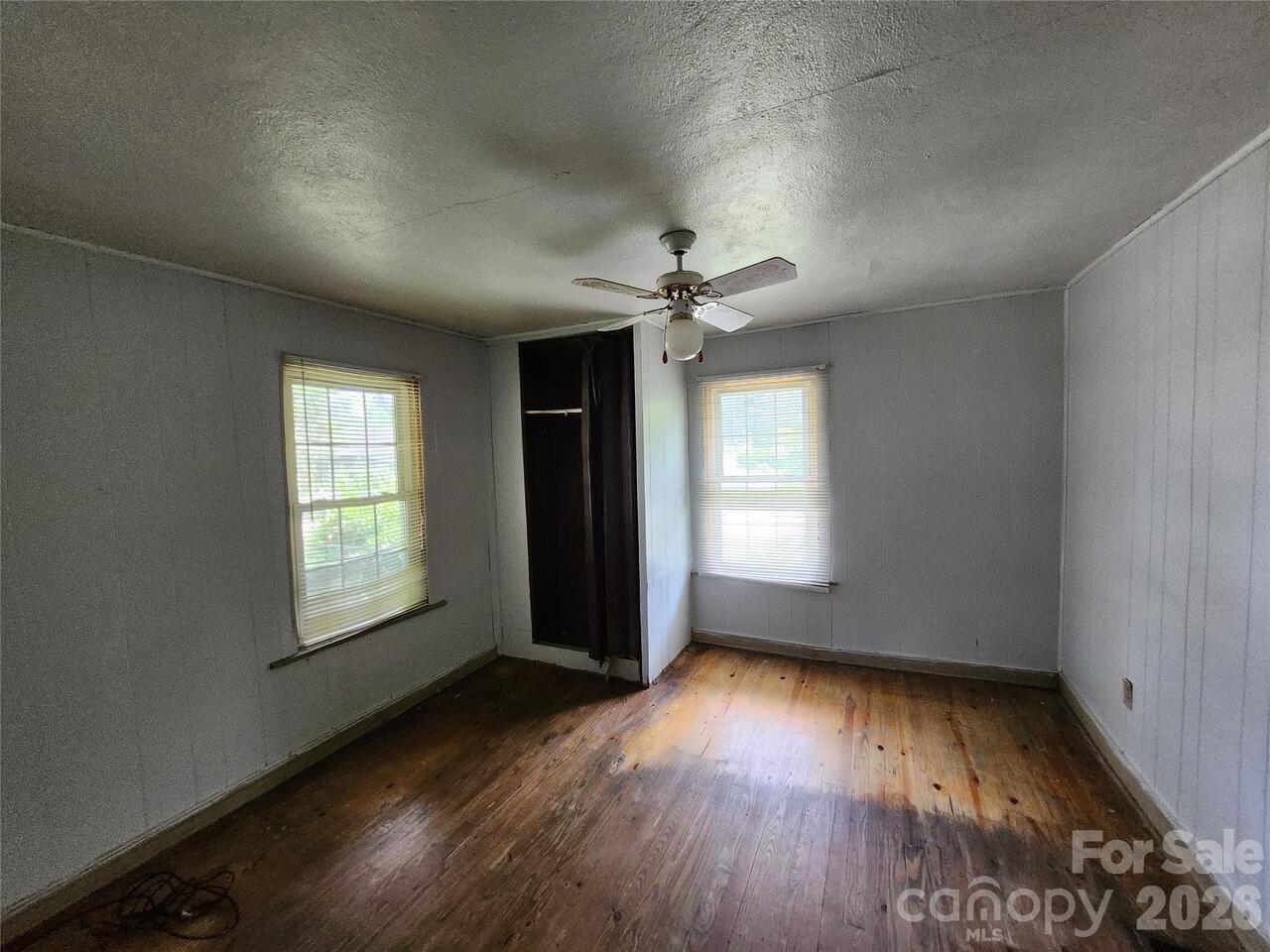 Listing Photo 9