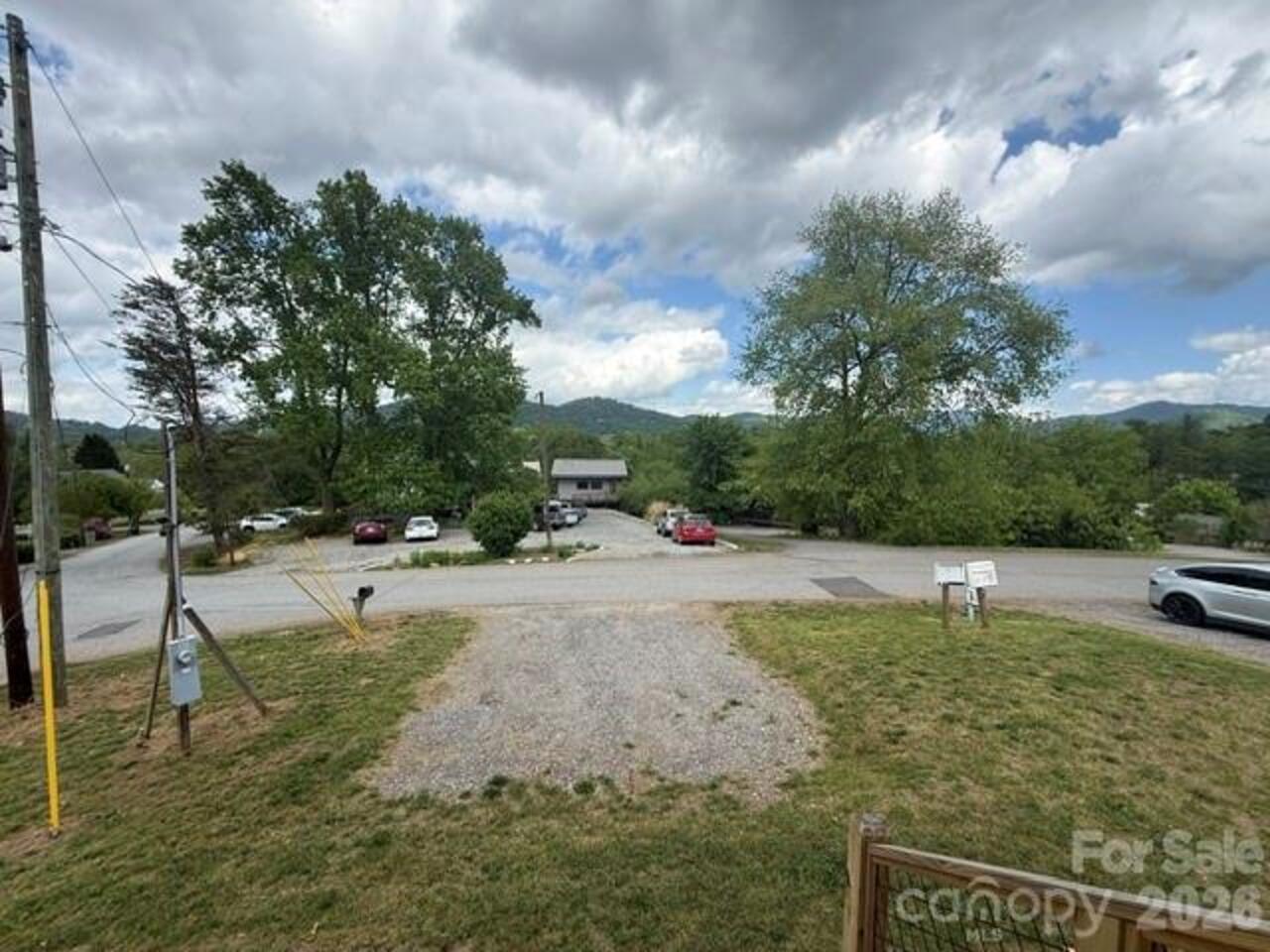 Listing Photo 14