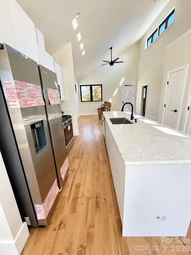 Listing Photo 10