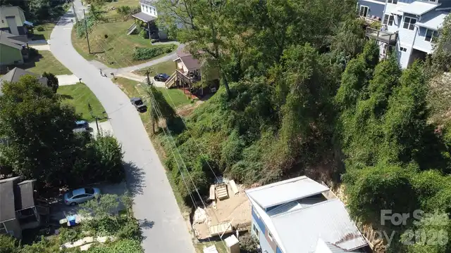 Listing Photo 12