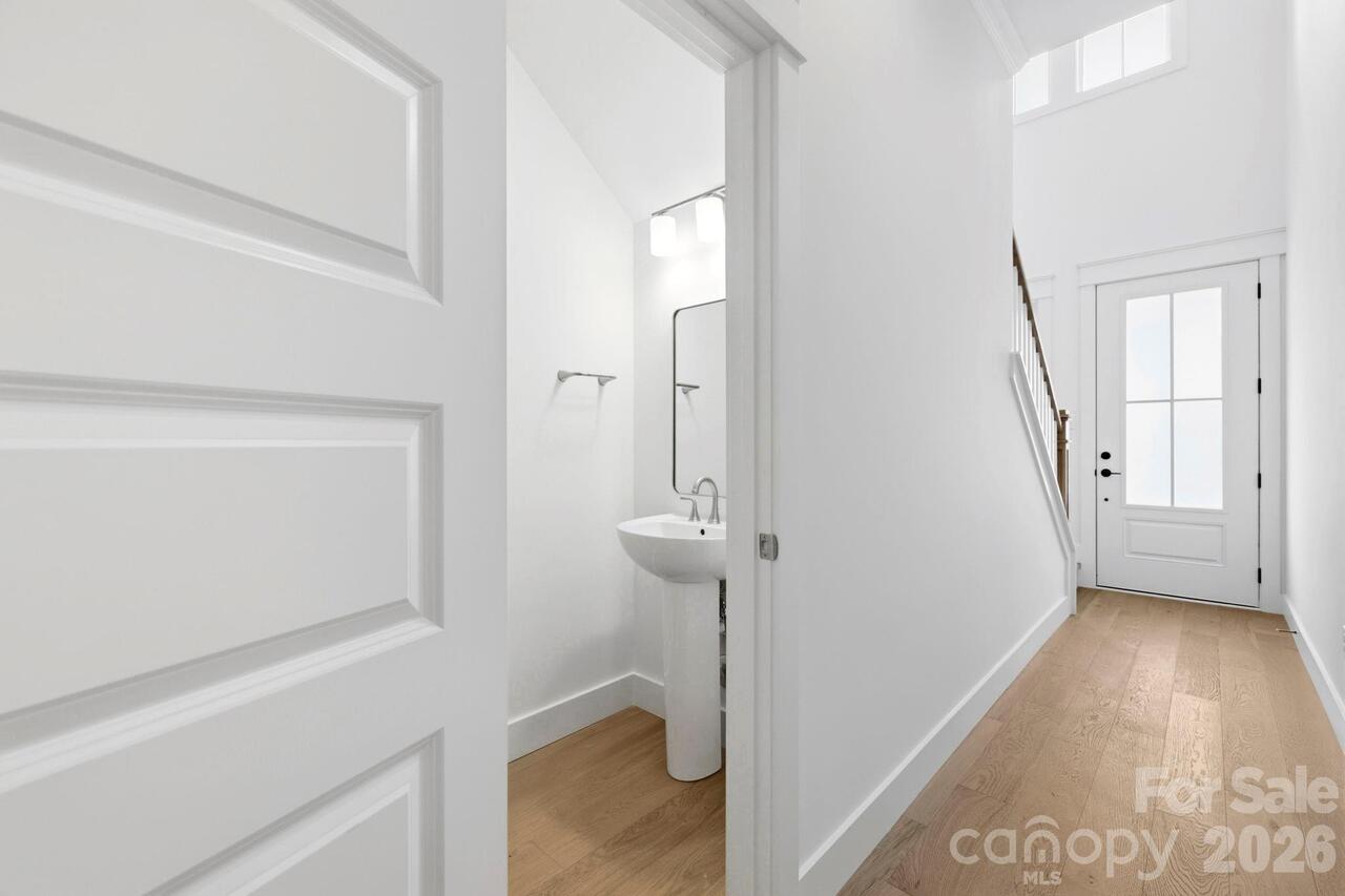 Listing Photo 14