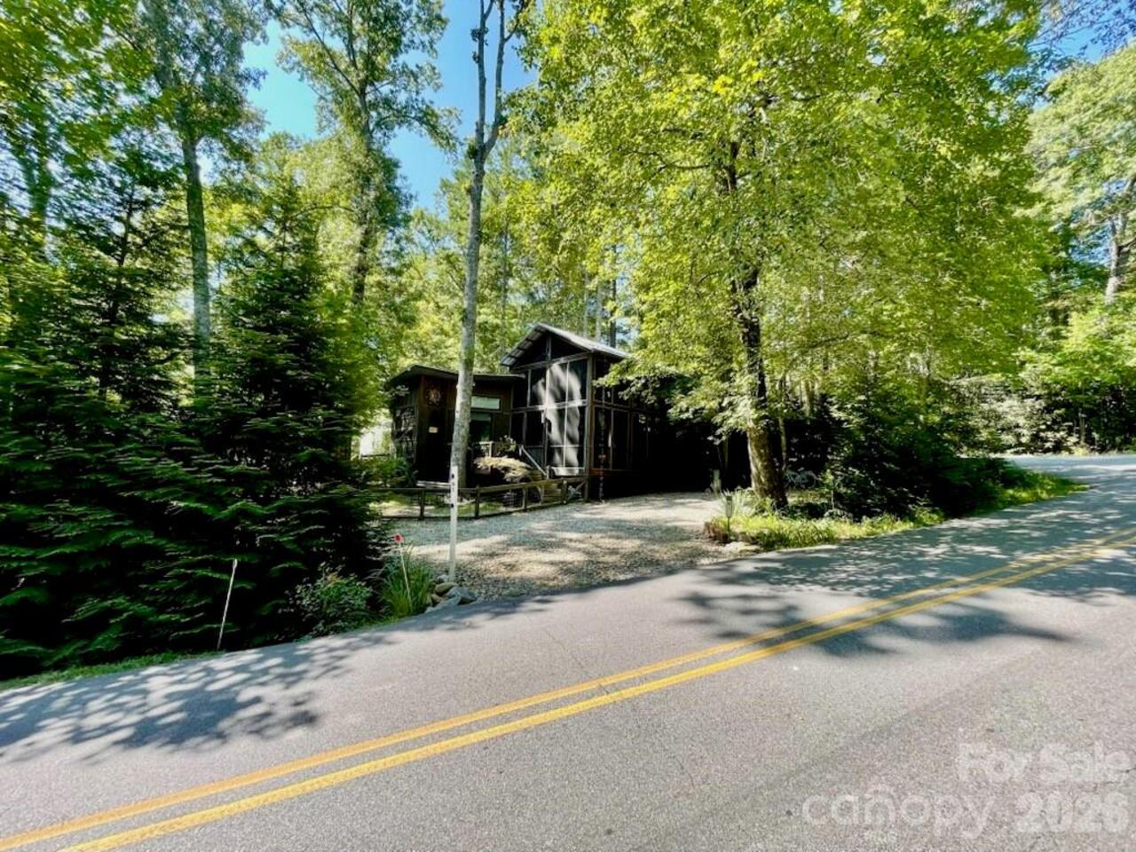 Listing Photo 11