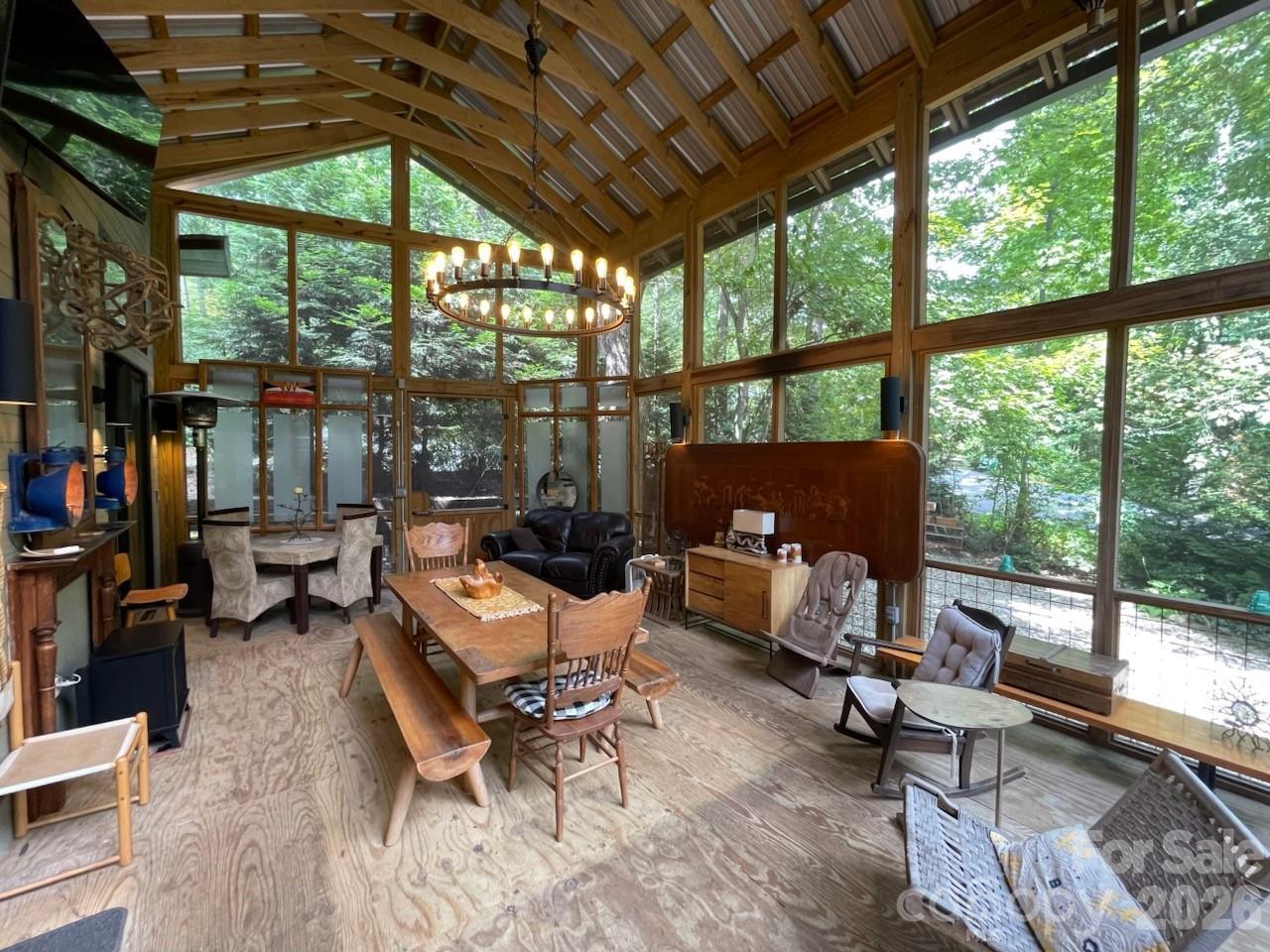 Listing Photo 14