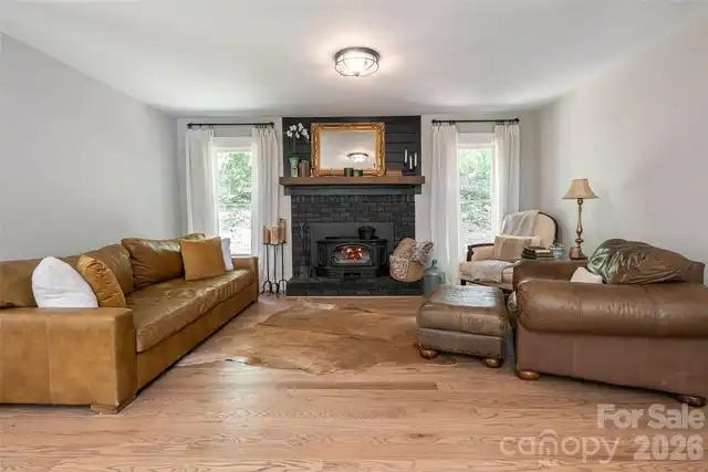 Listing Photo 6