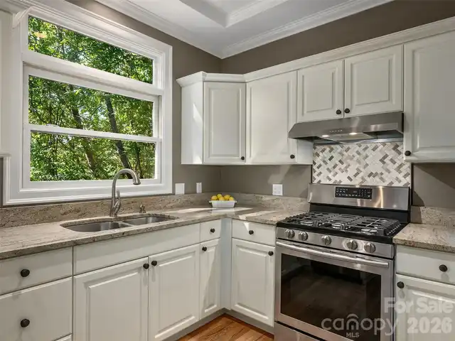 Listing Photo 16